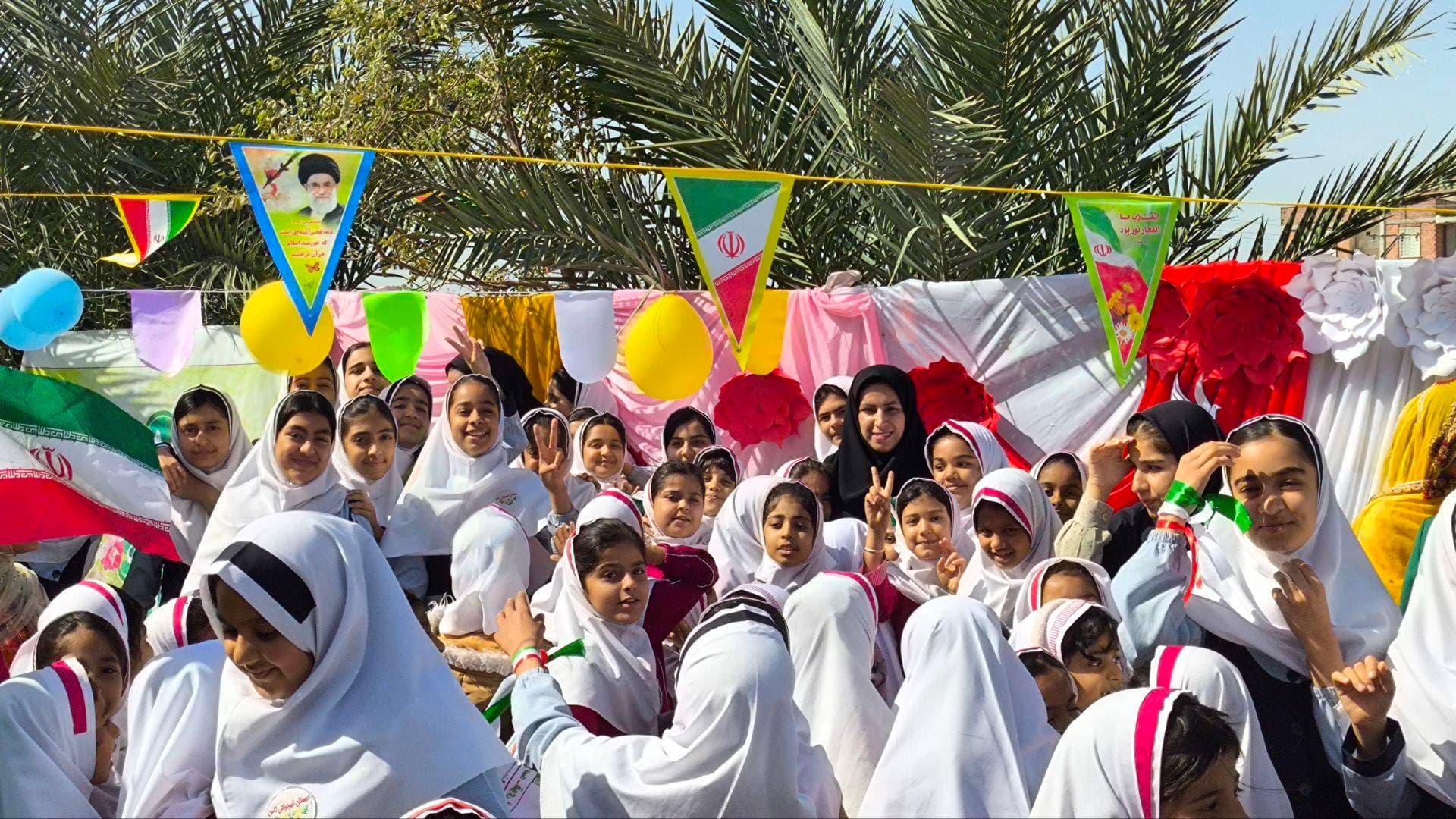 دبستان هوشمند غیر دولتی ثامن (ع) رودبارجنوب